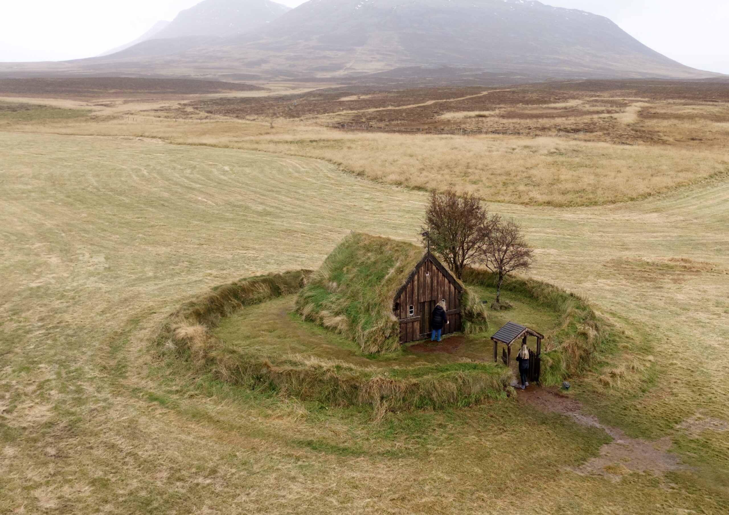 Grafarkirkja Die älteste Kirche Islands, Grafarkirkja, ist ein sehr besonderes Fotomotiv