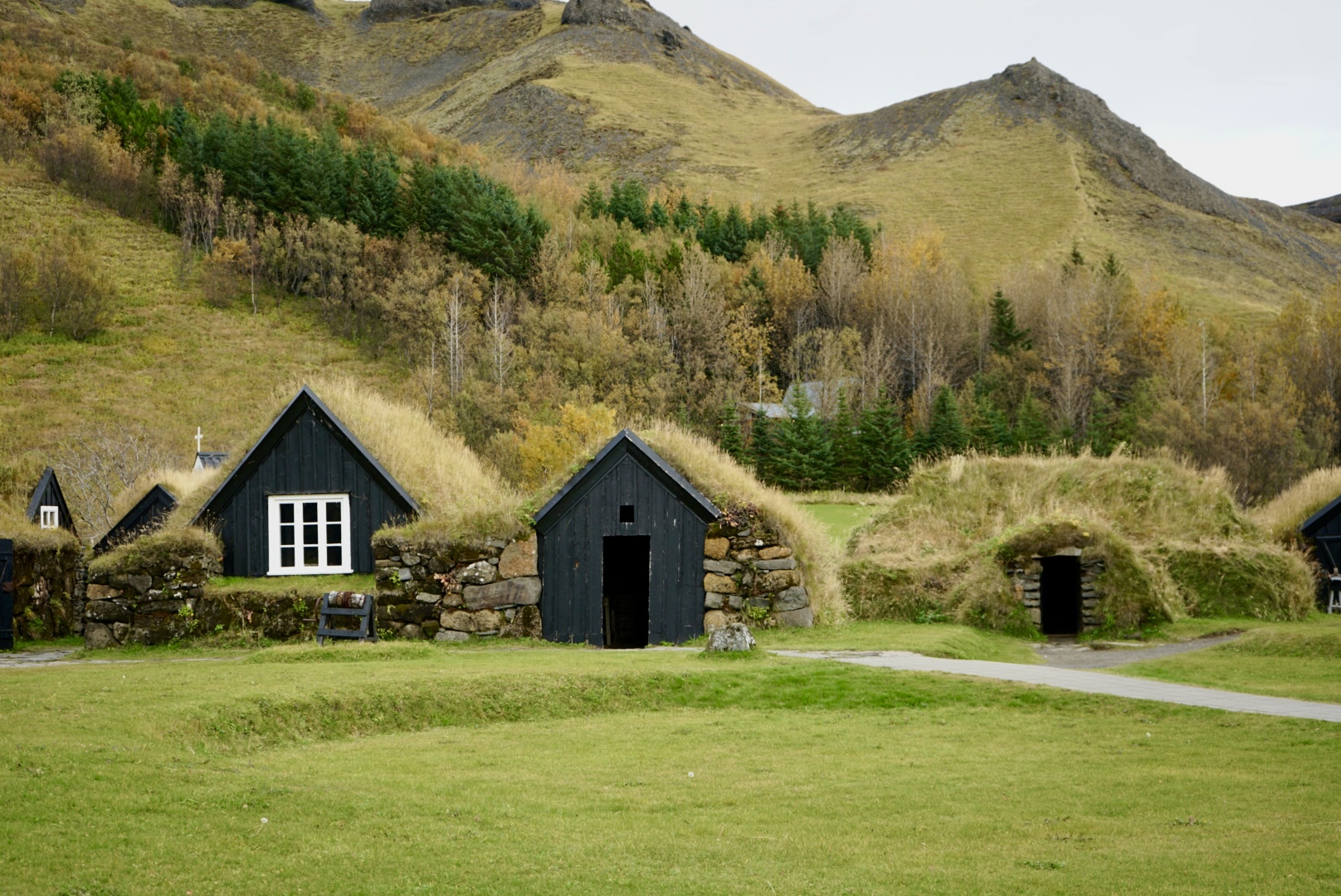 Skoga-Museum Häuser Die kleinen, schönen Häuschen im Skoga-Museum sind auf jeden Fall einen Besuch wert!