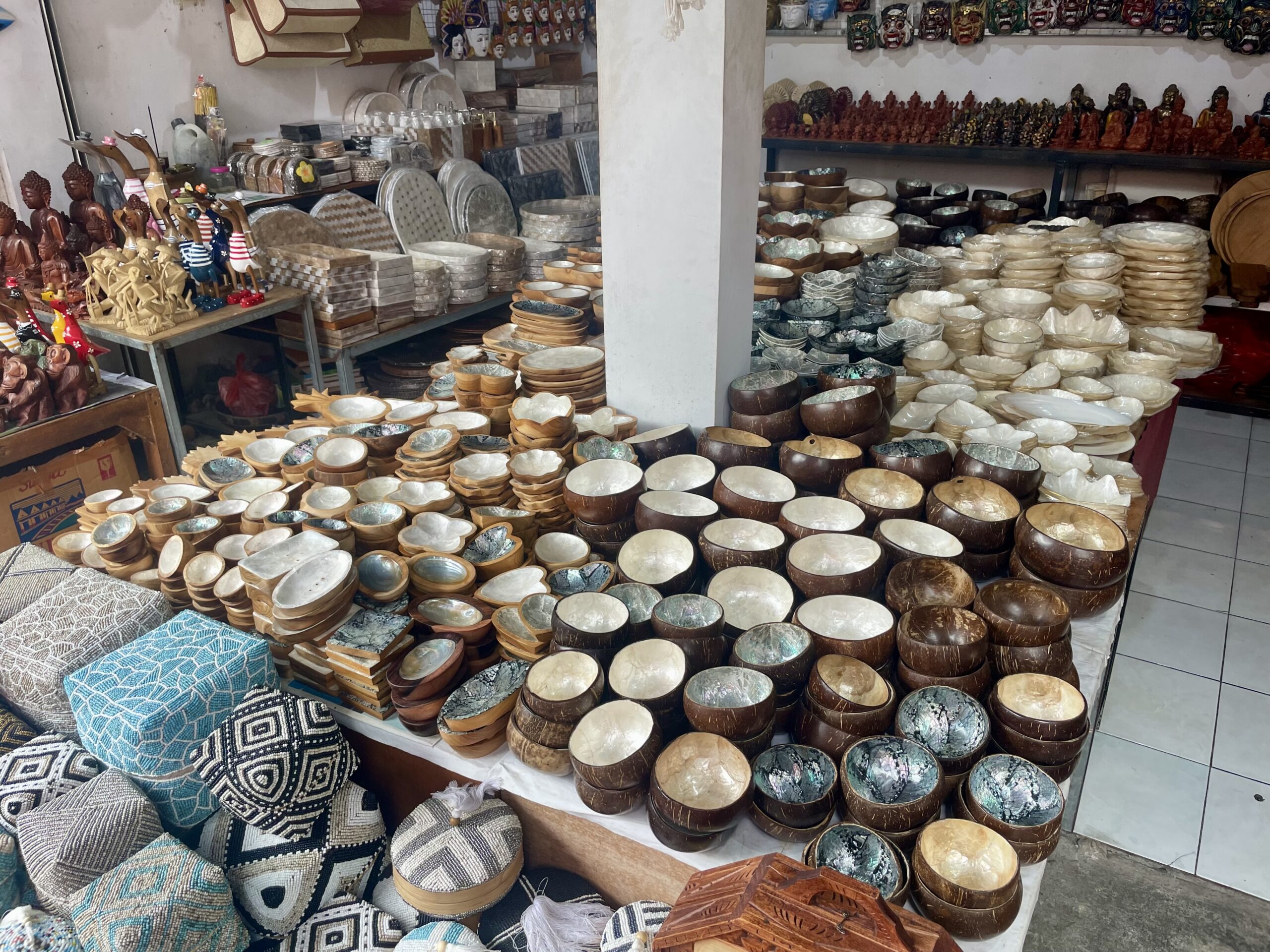 Handgemachte Schalen Art Market Handgemachte Schalen zu kaufen im Art Market auf Bali