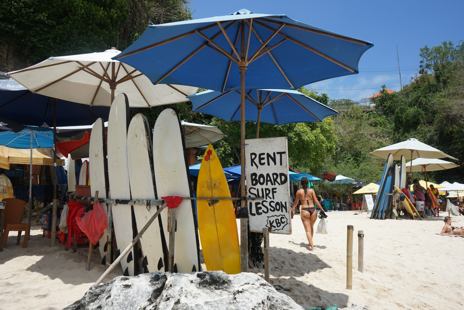Surlessons Surflessons in Uluwatu auf Bali