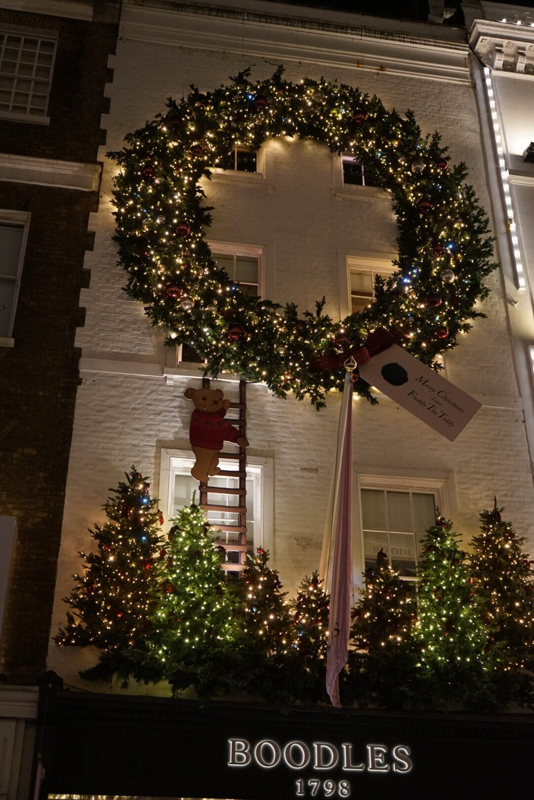 Die Hausdekoration des Londoner Geschäftes Boodles, in der New Bond Street