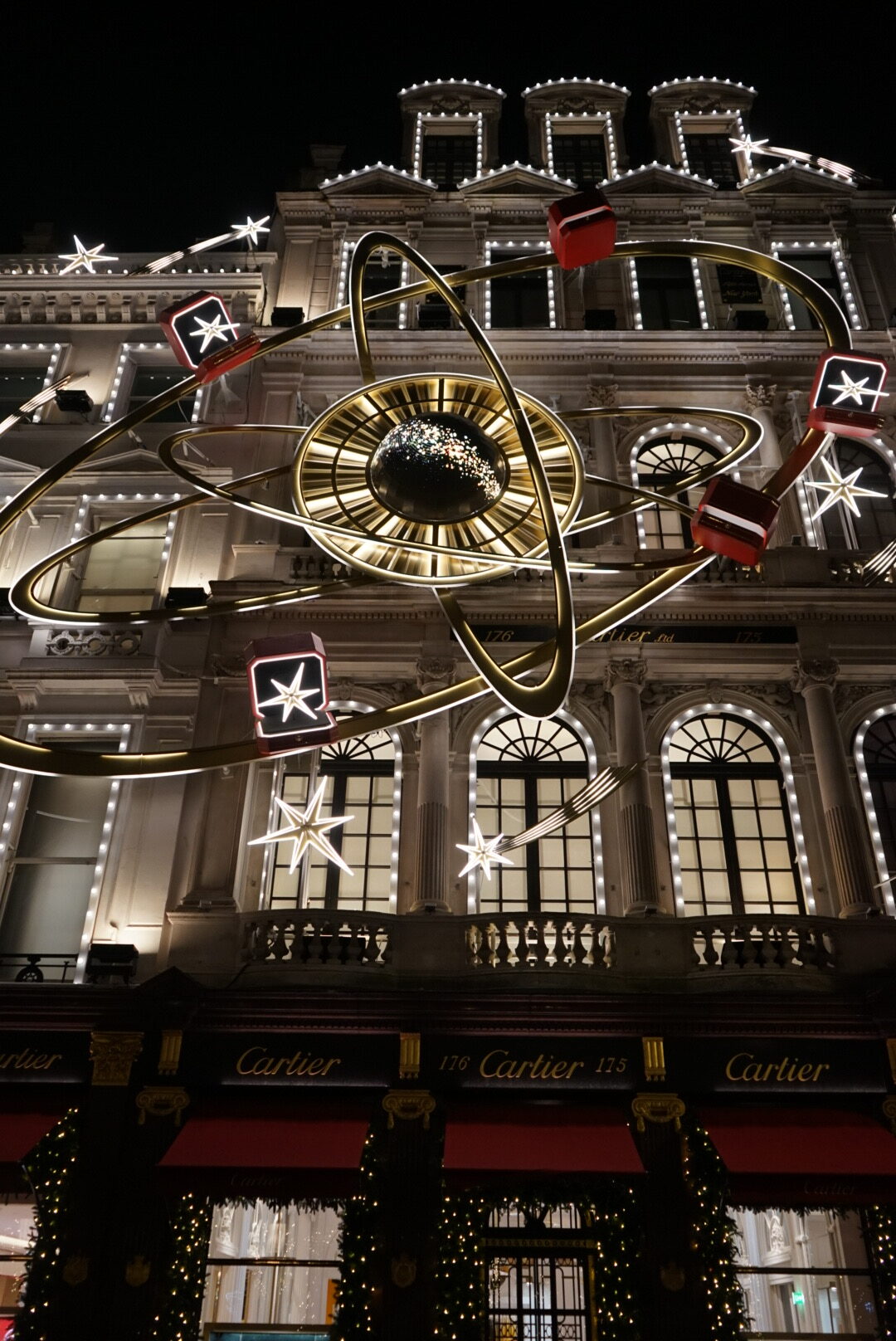 Die Hausdekoration zur Weihnachtszeit von Cartier in der Londoner New Bond Street