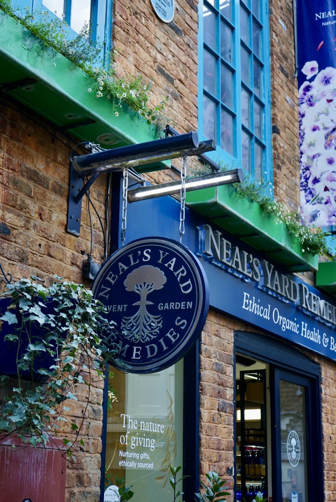 Geschäft im Innenhof des Neal´s Yard in London