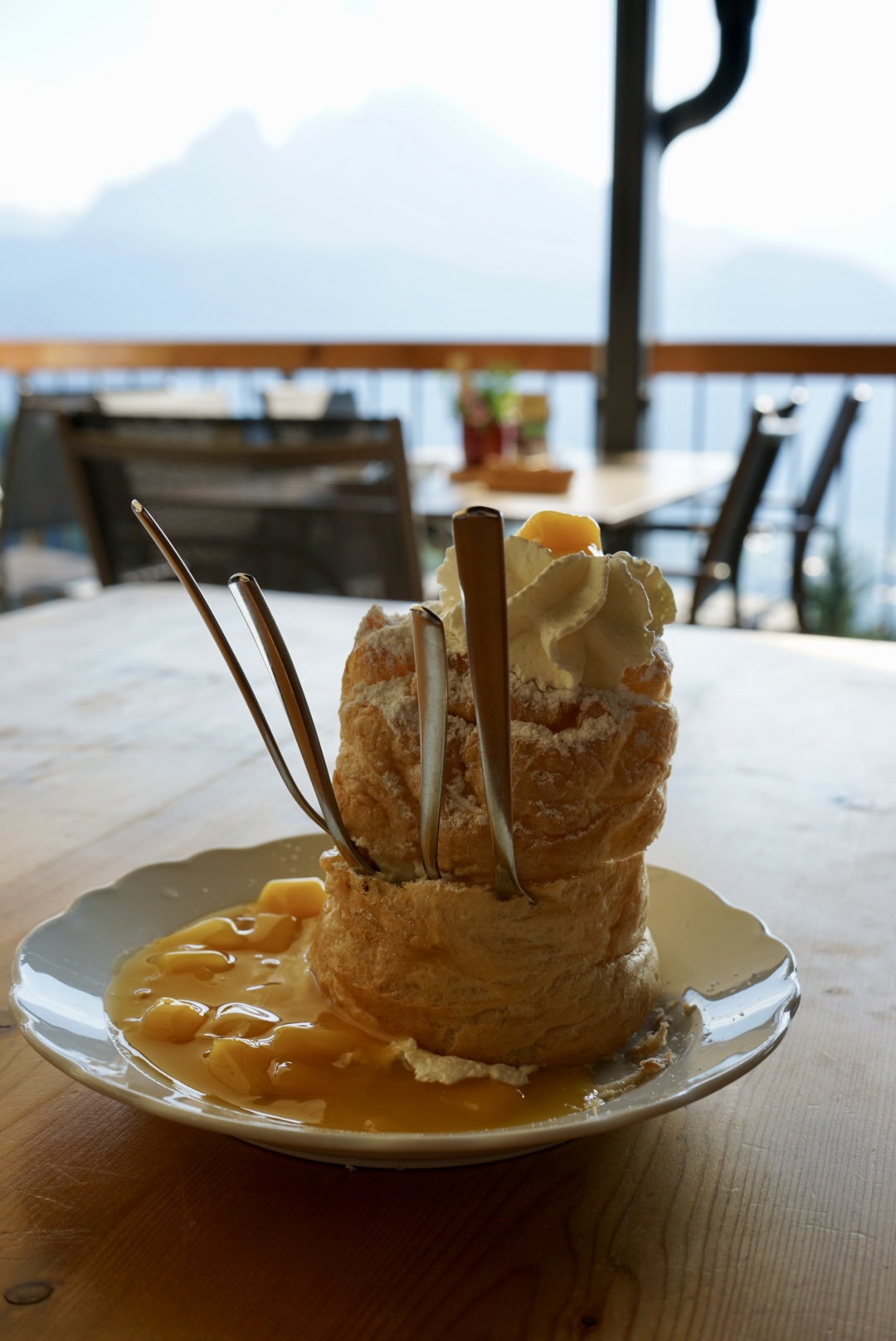 Ein Riesen-Windbeutel vom Windbeutelbaron in Berchtesgaden