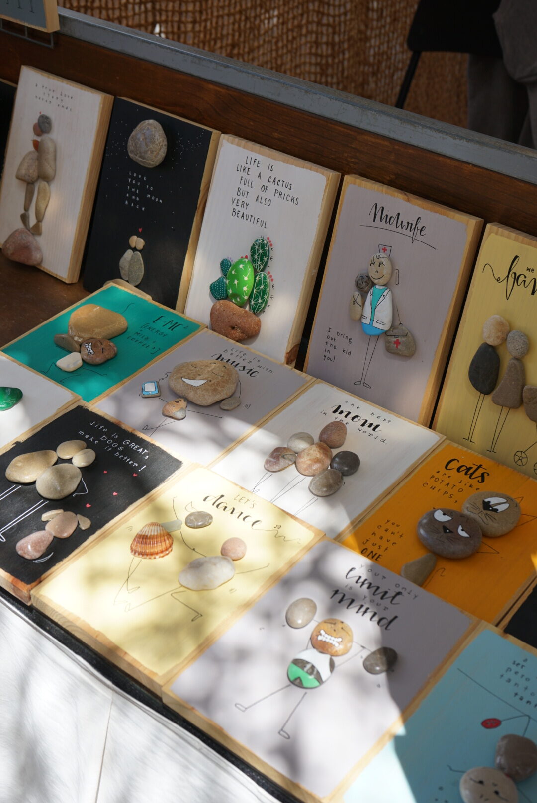 Handgemachte Karten auf dem Hippiemarkt Las Dalias zu kaufen